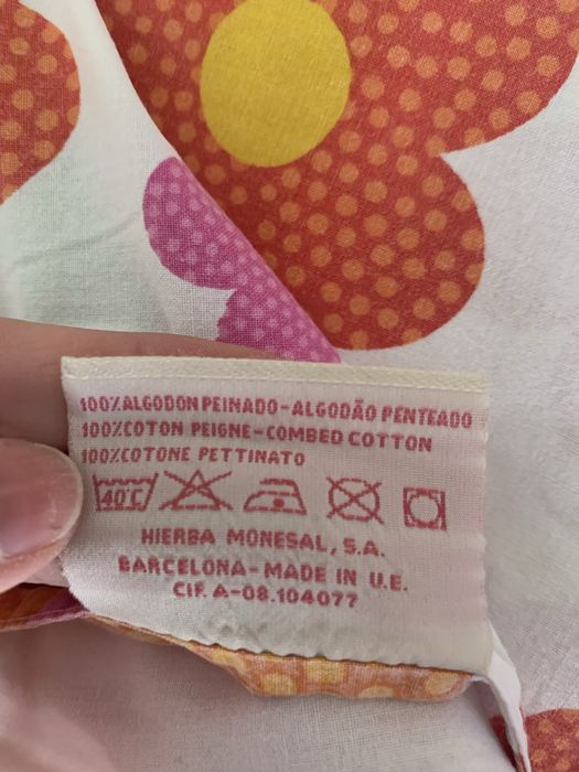 Conjunto de lençois, cama solteiro .  Marca Agatha Ruiz