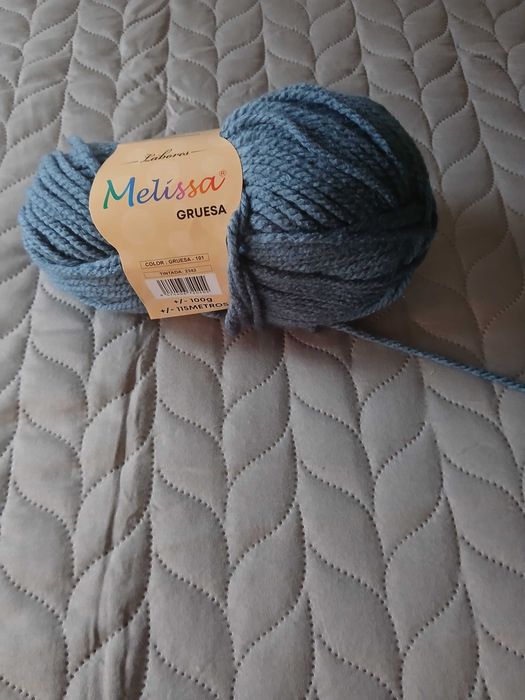 Novelo de lã azul Melissa 100% acrilico