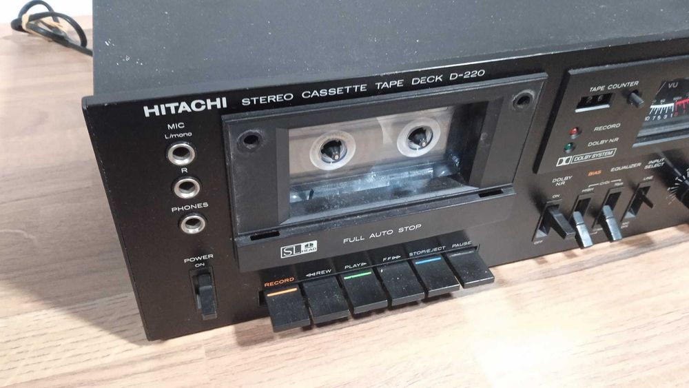 Magnetofon deck Hitachi D-220