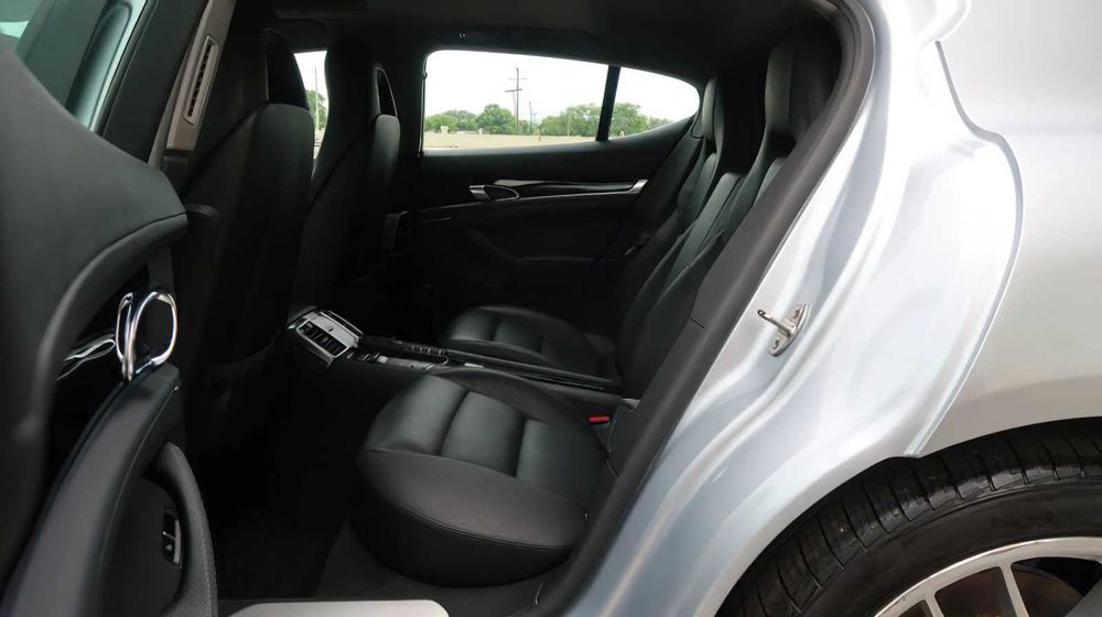 Porsche Panamera 4S      2015