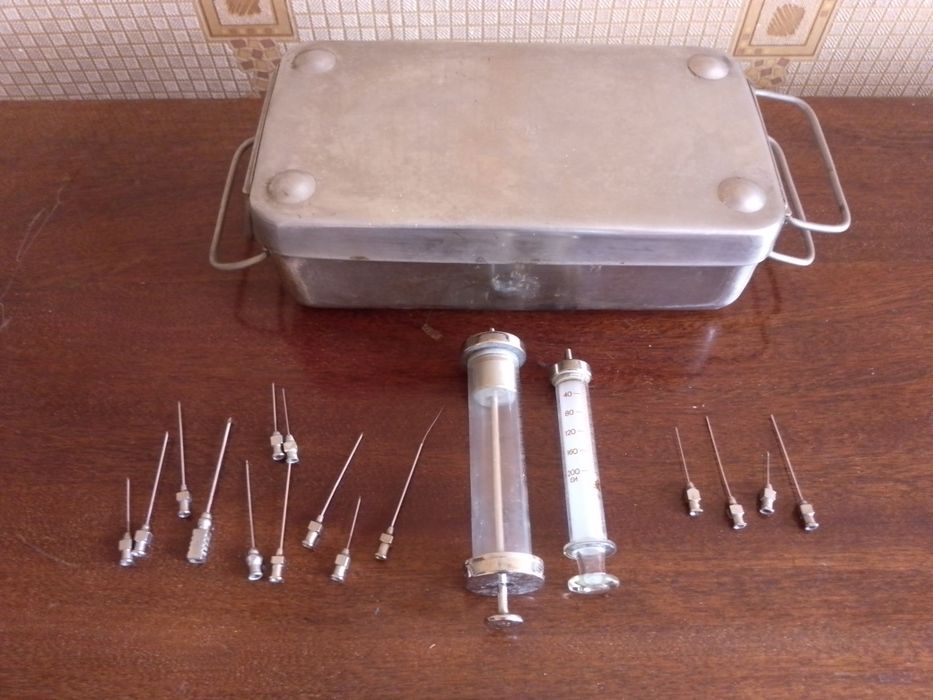 Стерилизатор+шприцы+иголки