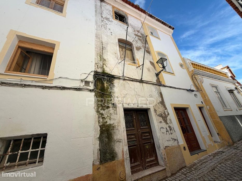 Investimento Único – Moradia T3 para Reabilitação no Centro Históri...