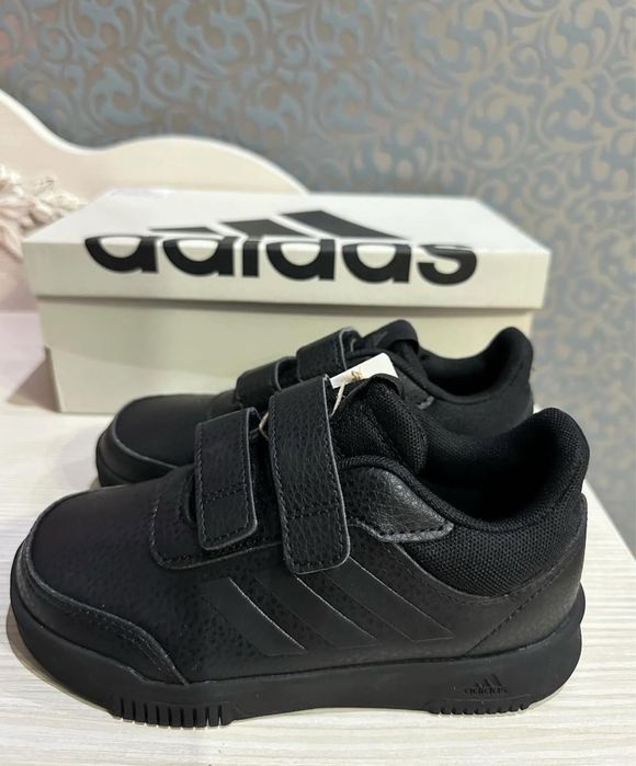 Adidas демі кросівки оозиіои від 30 до 35,5