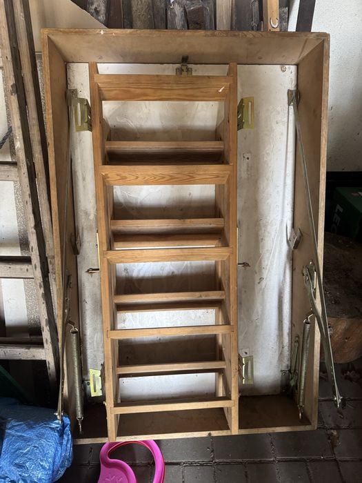 Wyłaz na strych z drabiną schody strychowe