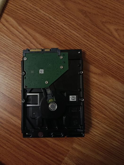 Жесткий диск 3.5" Seagate BarraCuda 1TB (ST1000DM010) Б/У Непроверенный