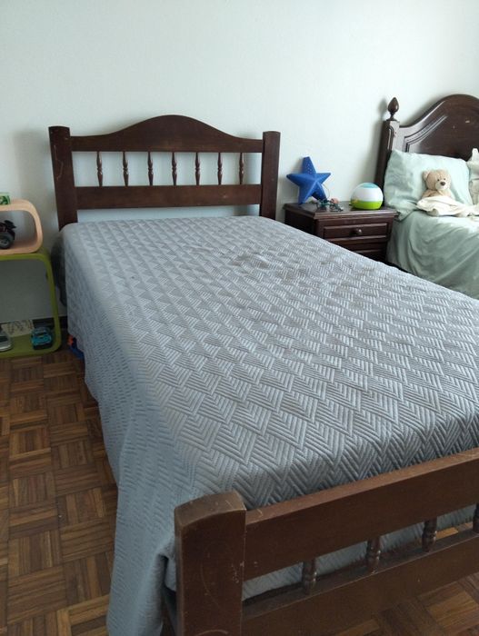 Cama de Solteiro em madeira
