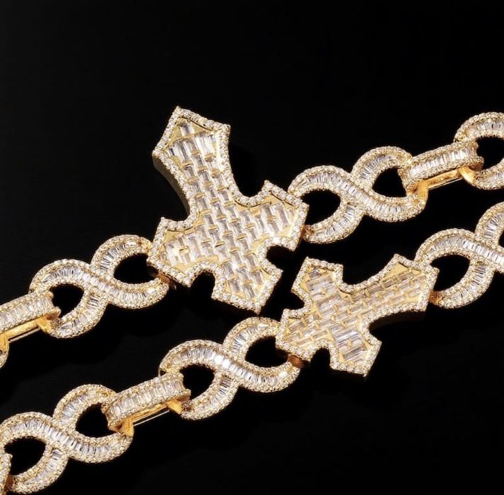 Corrente Cross Cuban 18mm em Moissanite | Estilo Chrome Hearts