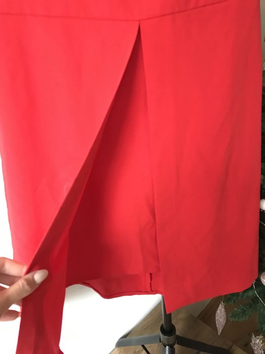 Sukiena czerwona z zakładką