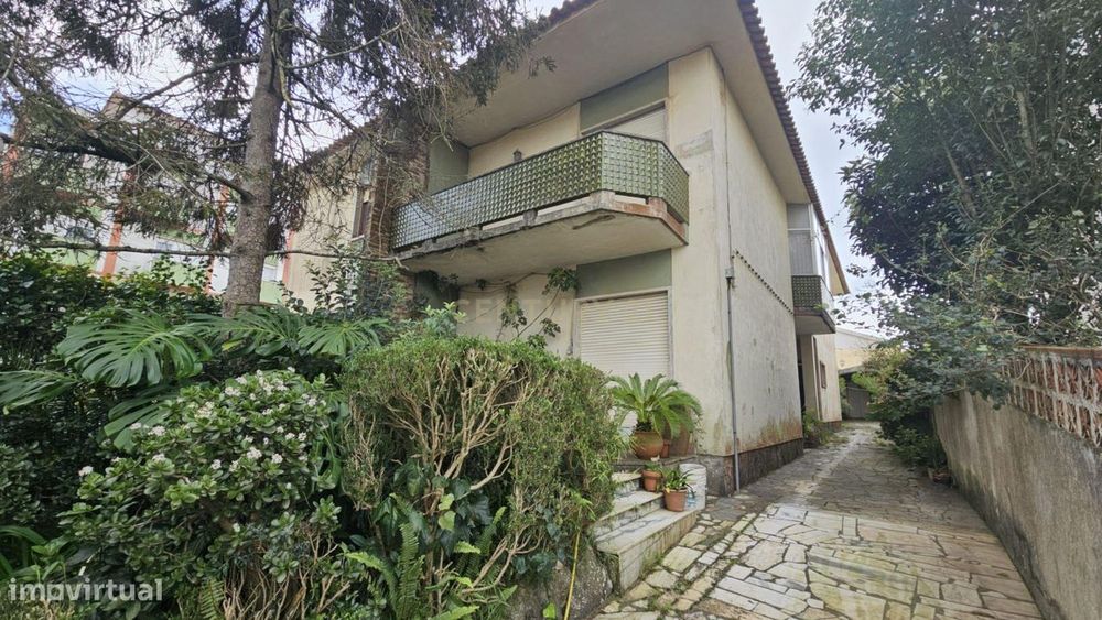 Moradia T4 com garagem em Ouressa, Mem Martins, Sintra