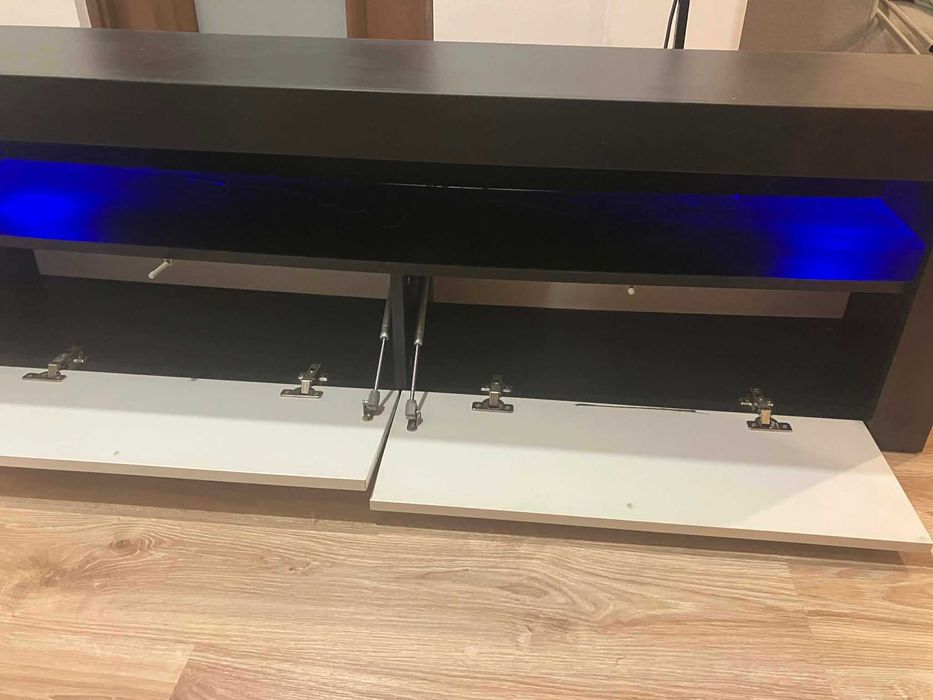 Szafka podświetlana RTV