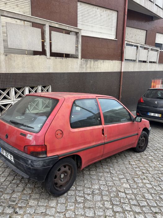 Peugeot 1.0 Kid 5 lugares