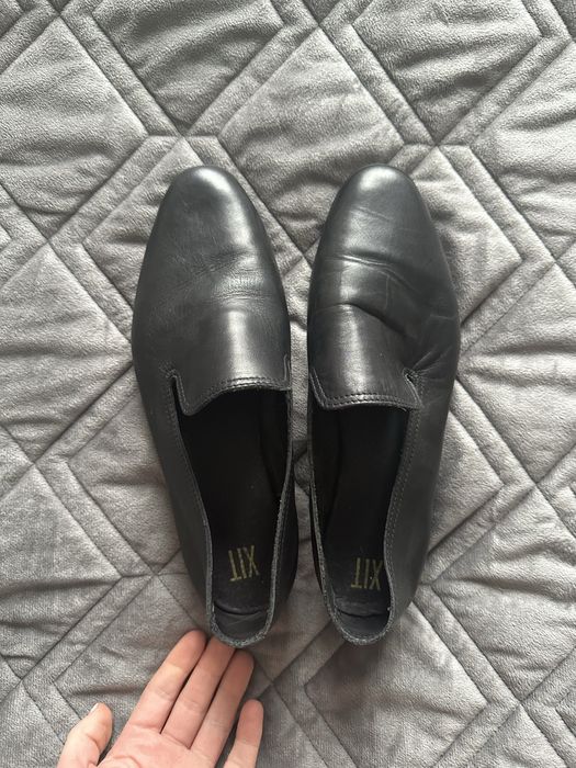 Кожані туфлі лофери чорні 38