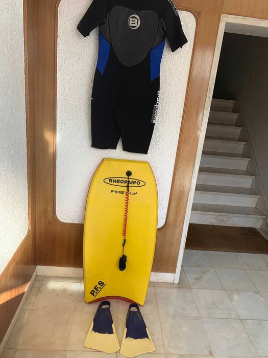 Conjunto Bodyboard Prancha Rheopaipo Firefly + fato + pés de pato  (Bom Estado)
