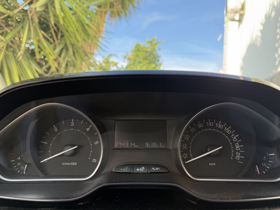Peugeot 208 1.6 BlueHDi 100cv | 2016 | Económico