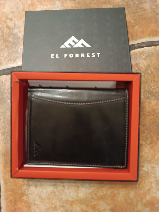 Portfel skórzany męski czarny w opakowaniu zapakowany w pudełku