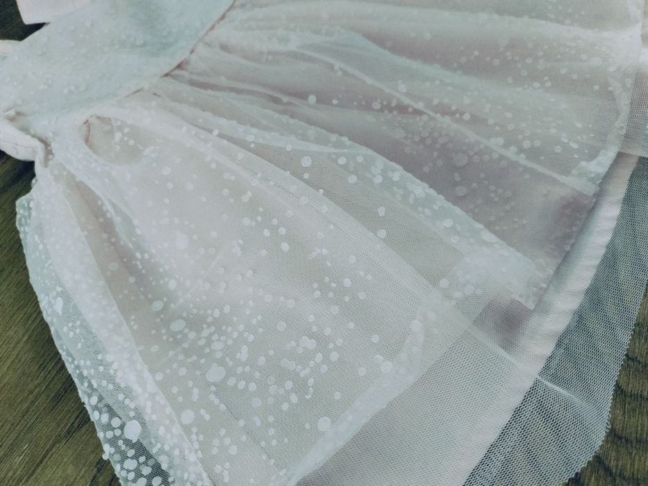 Piękna sukienka wizytowa tiul 80