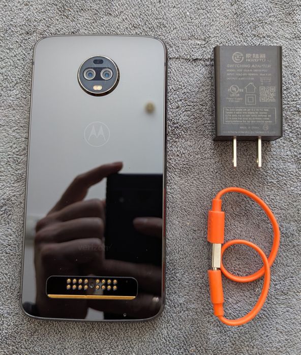 Motorola Moto Z3 XT1929-17 Snap835 4/64Gb 12MP 9 android!