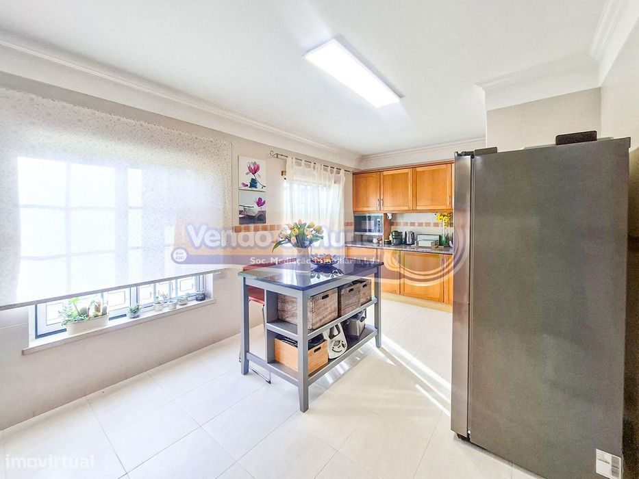Apartamento T4 em Benavente (B659)
