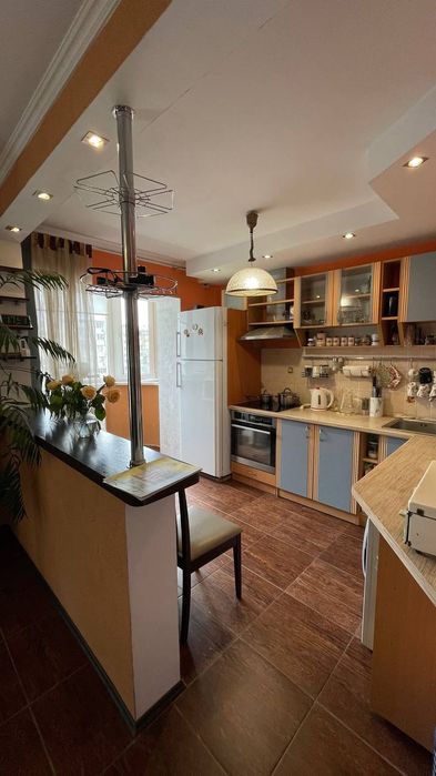 Продам трёхкомнатную квартиру