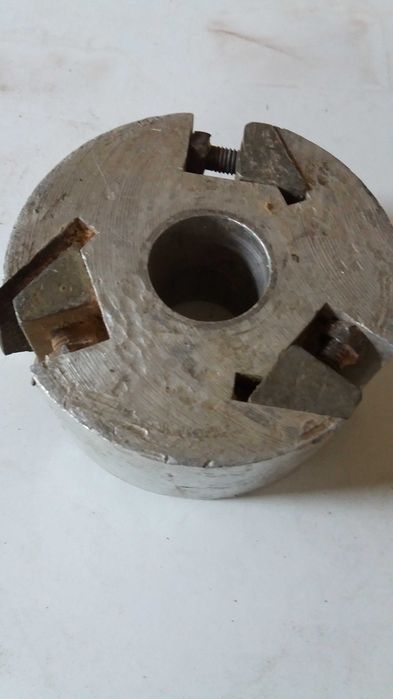 Фрезы по дереву разные