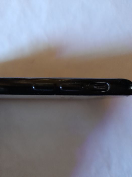 Телефон IPhone 7/128