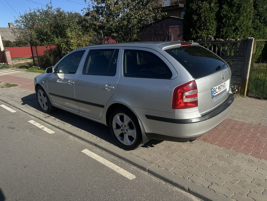 Продам Шкода Октавія А5 1.6 бензин