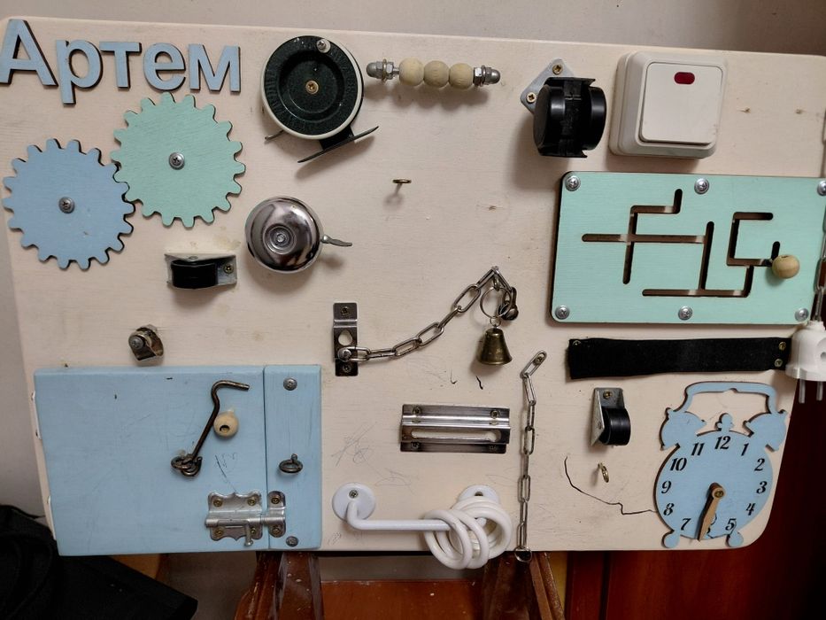 БізіБорд 60×40 в гарному стані