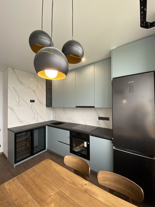 Продам 2 кімнатну квартиру в новобудові( Корбутівка )