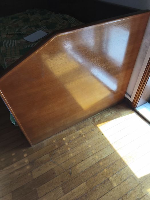 Cama  solteiro de cerejeira com gavetas