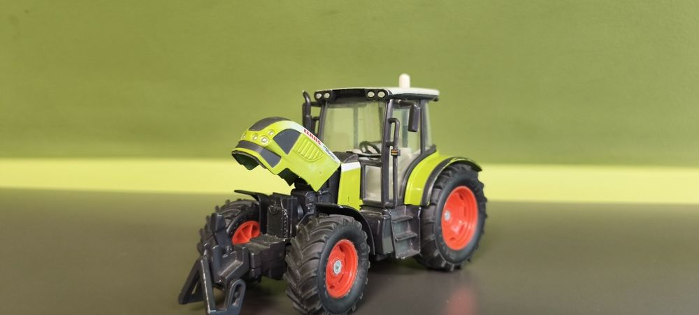 Siku traktor Claas 1 32