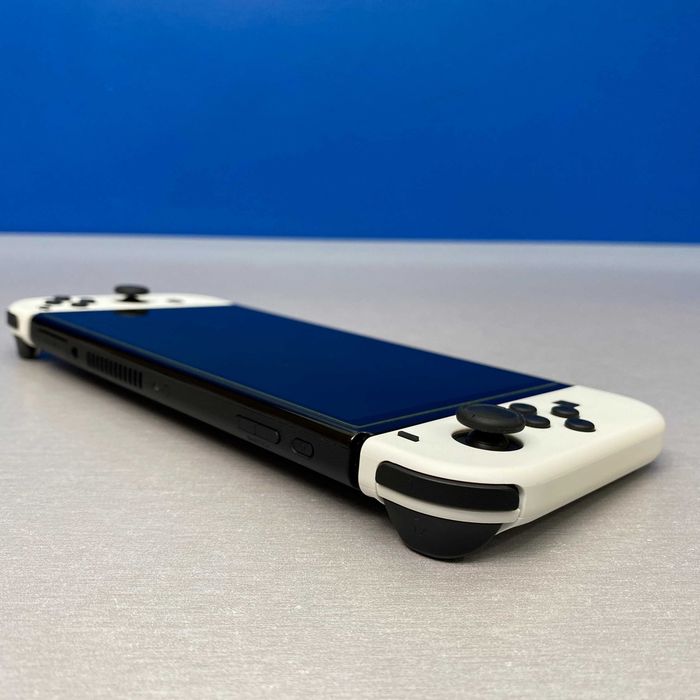 Nintendo Switch OLED (White)