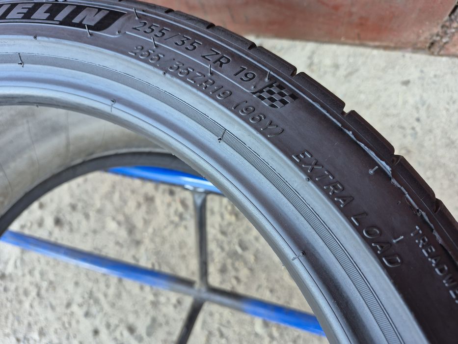255/35/19 R19 Michelin Pilot Sport 4S літо 4шт ціна за 1 шт