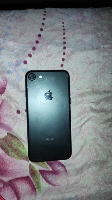 iPhone 7/128 продам