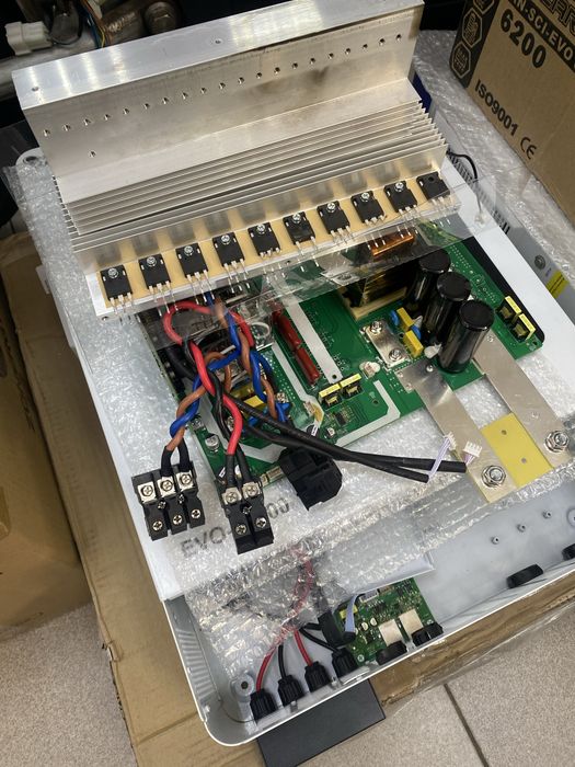 Ремонт сонячних гибридних інверторів