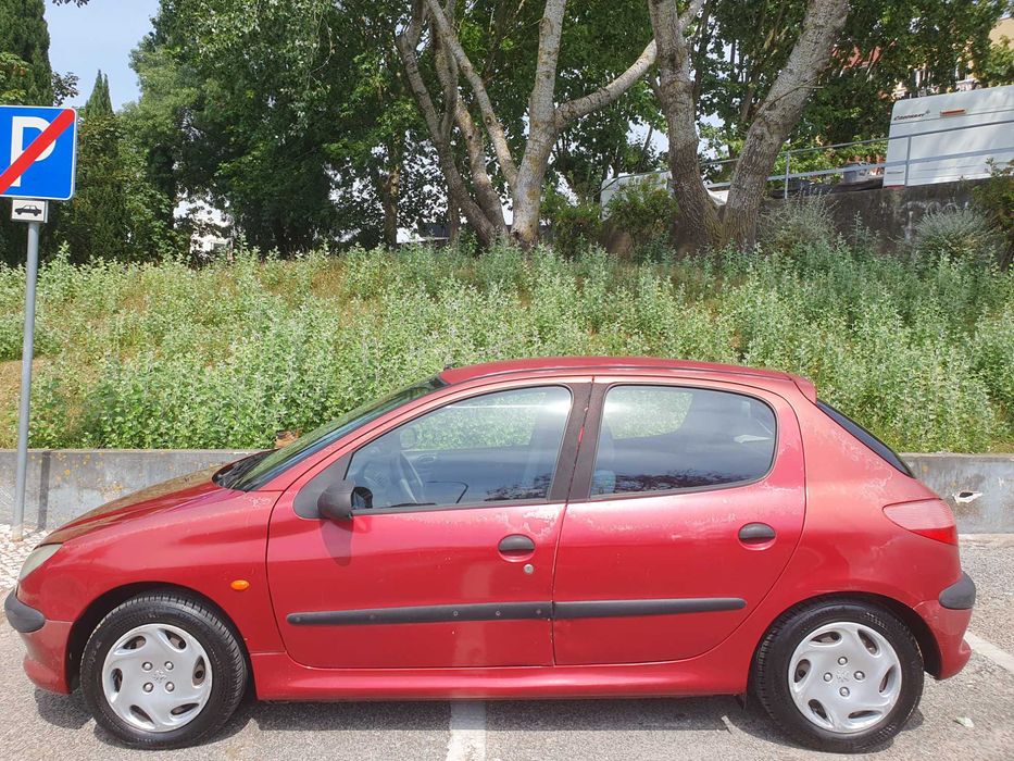Peugeot 206 XR Présence 1.1 5 Portas