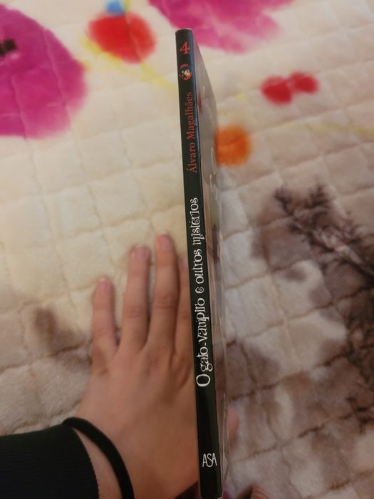 Livro "O gato vampiro e outros mistérios"