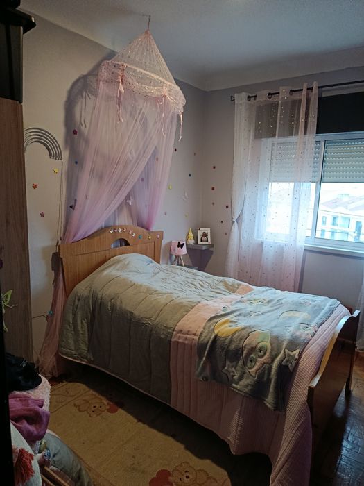 Cama solteiro com colchão