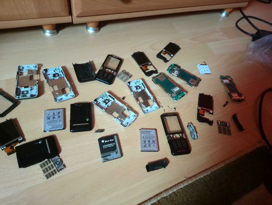 Sony Ericsson K 550i- części