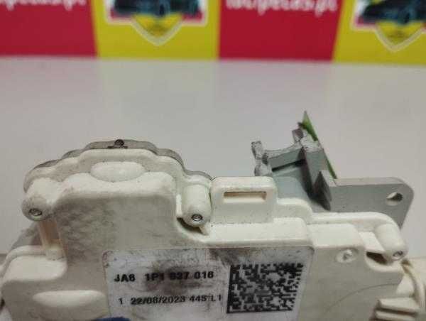 Fecho da Porta Frente Dto SEAT LEON | 05 - 13 l 132067