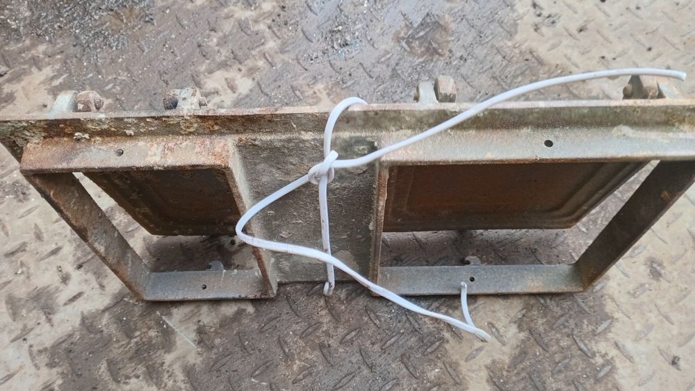 Топочная дверь для печи и камина спаренгная чугунная новая