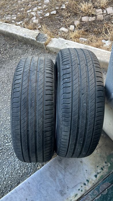 Dois pneus Michelin 195 / 65 R 15 Primacy 4 - kangoo
