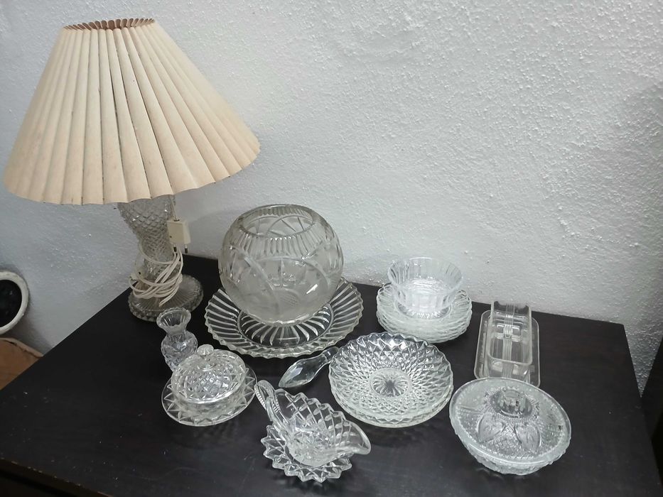 Antiguidades - Conjunto de 17 peças de pratos e utilidades