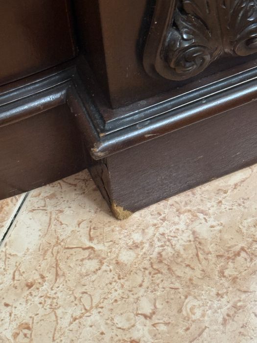 Aparador com espelho e pedra mármore