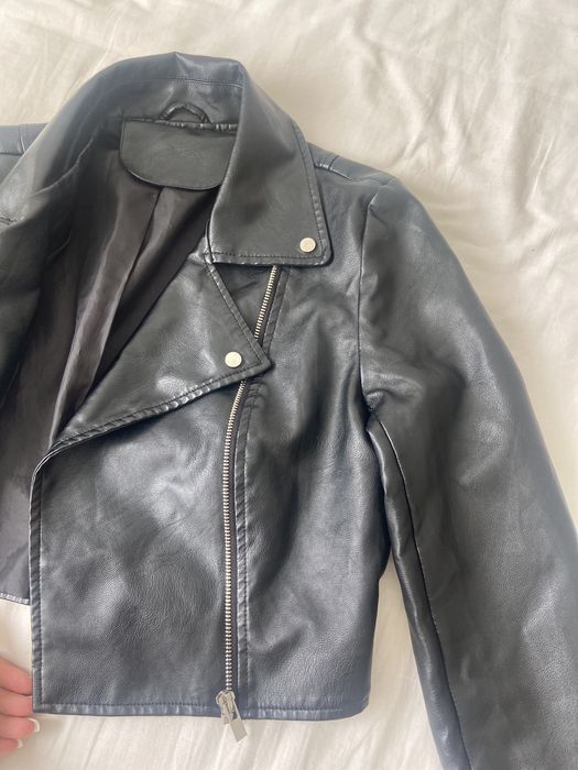 Casaco preto de cabedal sem uso