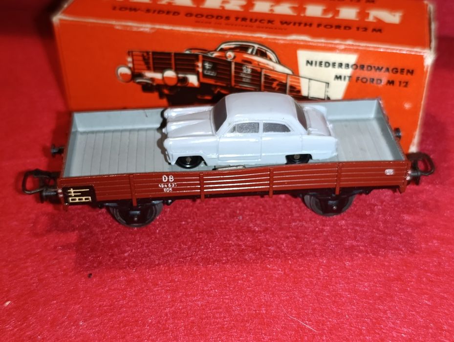 Marklin 4504 Vagão Mercadorias com Ford Taunus 12M