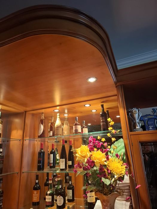 Bar de  Cerejeira Polida