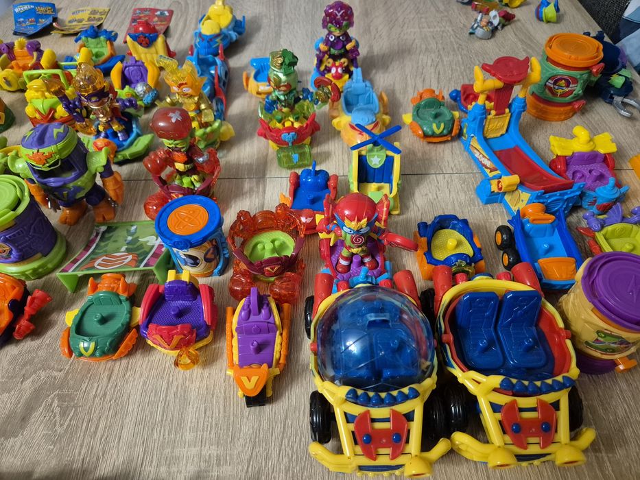 SuperThings /Zings figurki