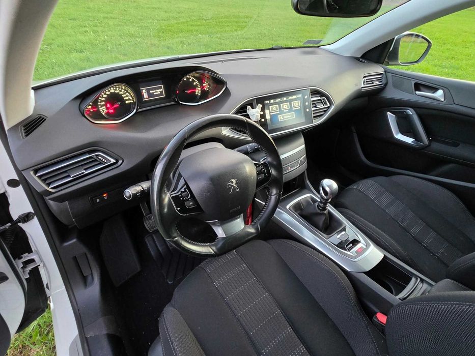 peugeot 308 PureTech 1.2 benzyna