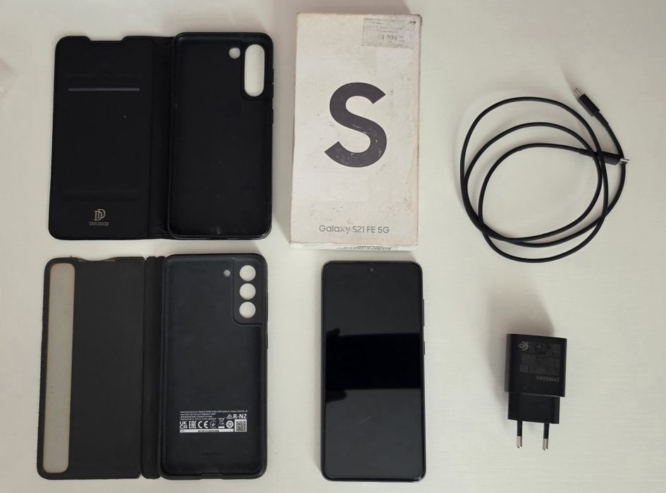 Продам Samsung Galaxy S 21 FE 8 / 256 GB