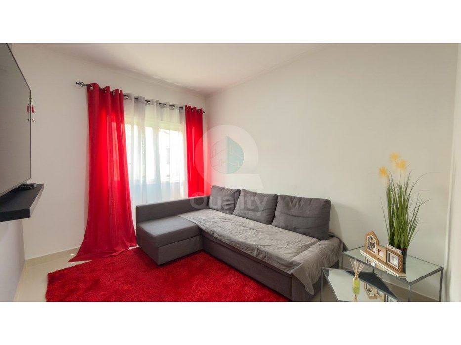 Apartamento T3 convertido em T2 na Verderena